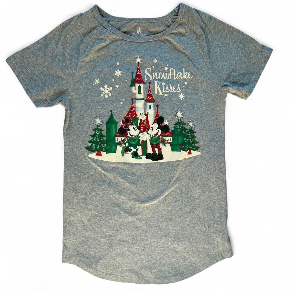 Mickey Minnie Mouse Christmas Snowflake Kisses T-Shirt HK Disneyland Exclusive